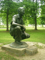 Statue, Marlin Perkins, Carthage, MO